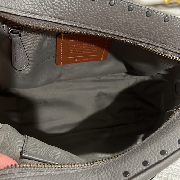 Coach - Picture 4 of 4